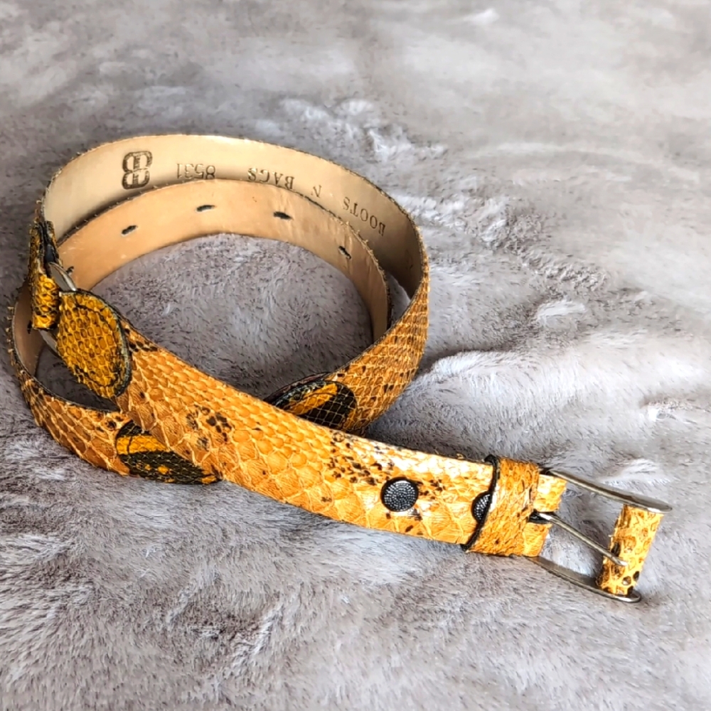 2/$50💜VINTAGE GENUINE SNAKESKIN BELT